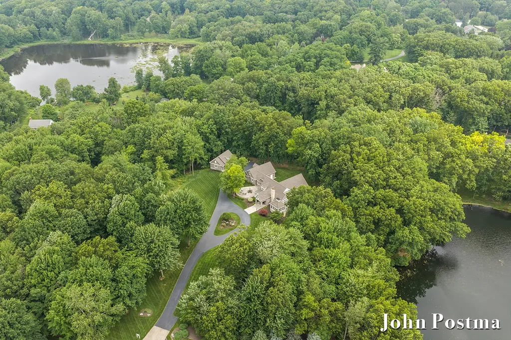 6605 Avonlea Court SE Cascade Charter Township MI 49546