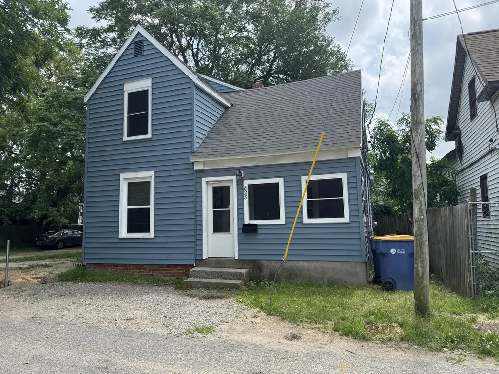 828 Isabella Court SE Grand Rapids City MI 49507