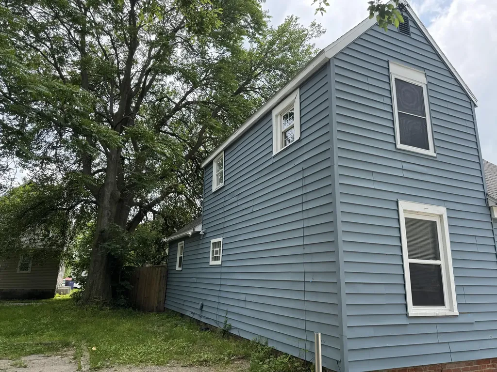 828 Isabella Court SE Grand Rapids City MI 49507