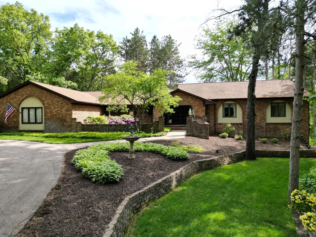8160 Wilderness Trail NE Ada Township MI 49301