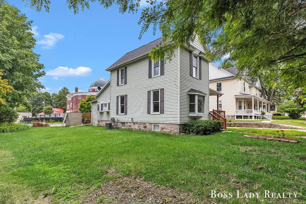 305 S Broadway Street Hastings City MI 49058