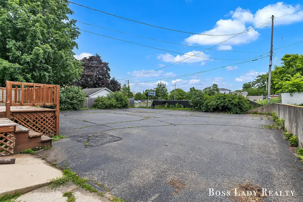 305 S Broadway Street Hastings City MI 49058