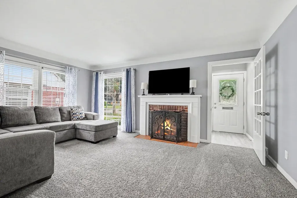 934 Reynard Street SE Grand Rapids City MI 49507
