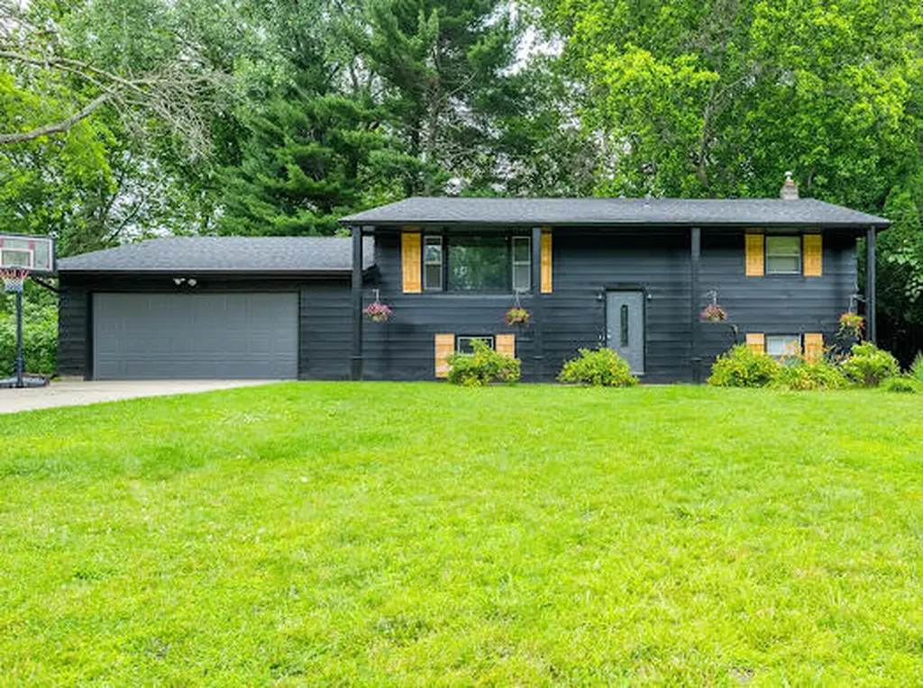 5975 Bonanza Drive Lincoln Charter Township MI 49127