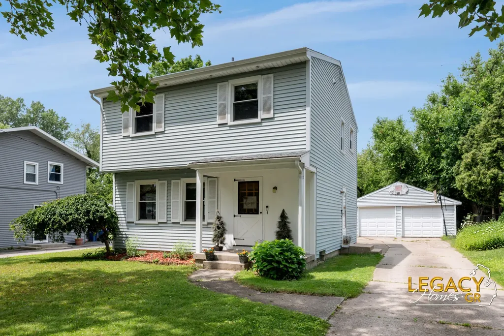 1031 Worcester Drive NE Grand Rapids City MI 49505