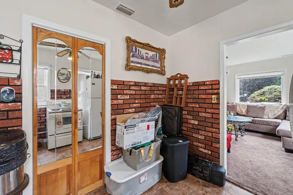 429 Coldbrook Street NE Grand Rapids City MI 49503