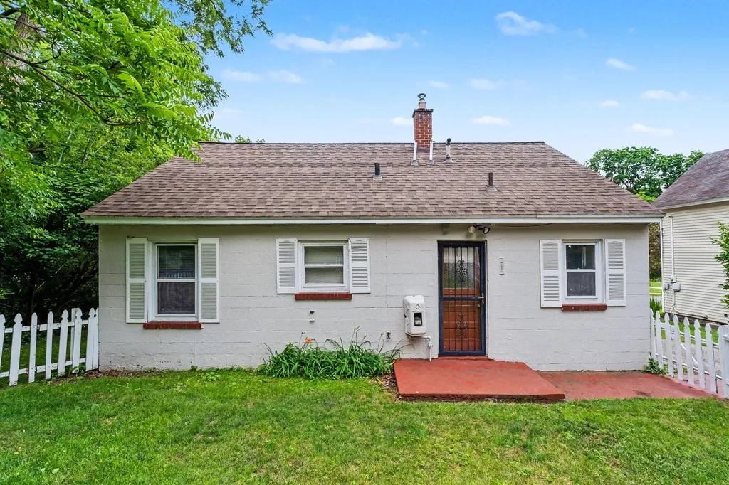 429 Coldbrook Street NE Grand Rapids City MI 49503