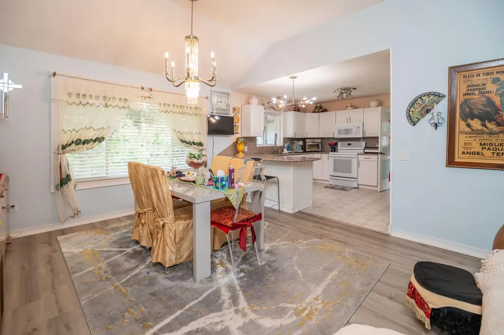 989 Mccabe Avenue NE Ada Township MI 49301