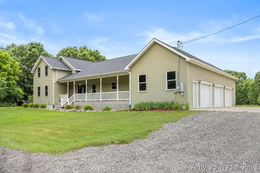 5824 W Grand River Road Bennington Township MI 48848