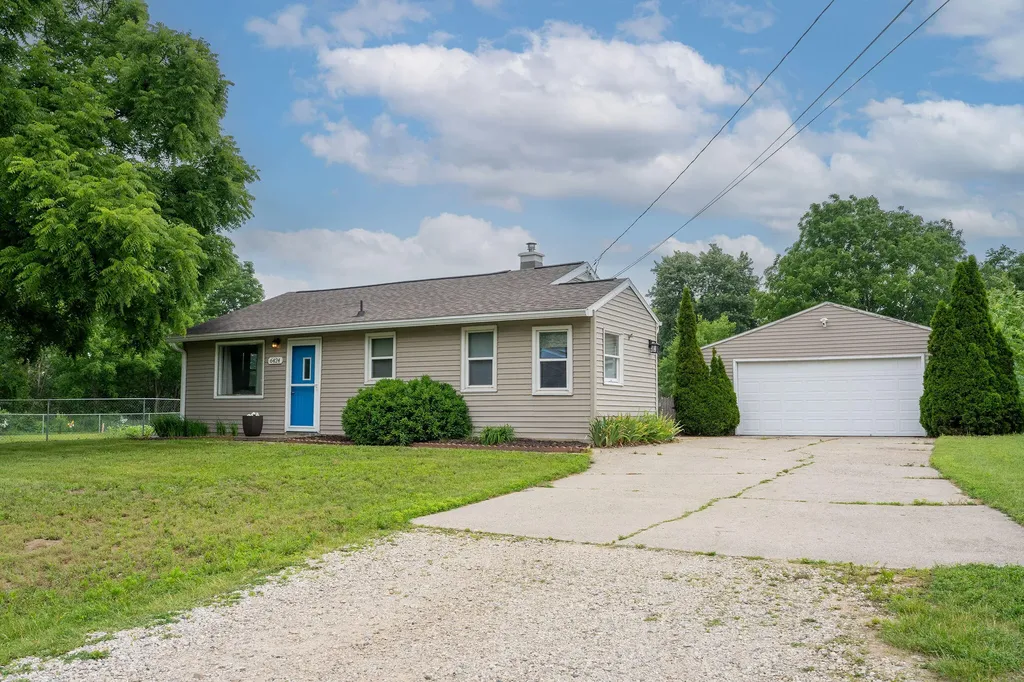 6424 College Avenue SE Gaines Charter Township MI 49548