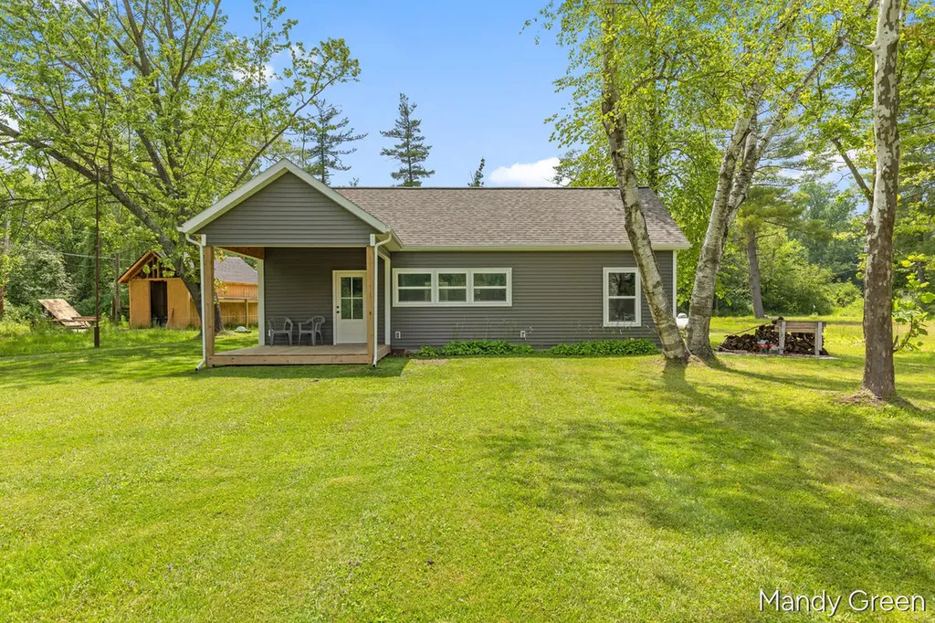 14033 Perch Lane NE Oakfield Township MI 48838