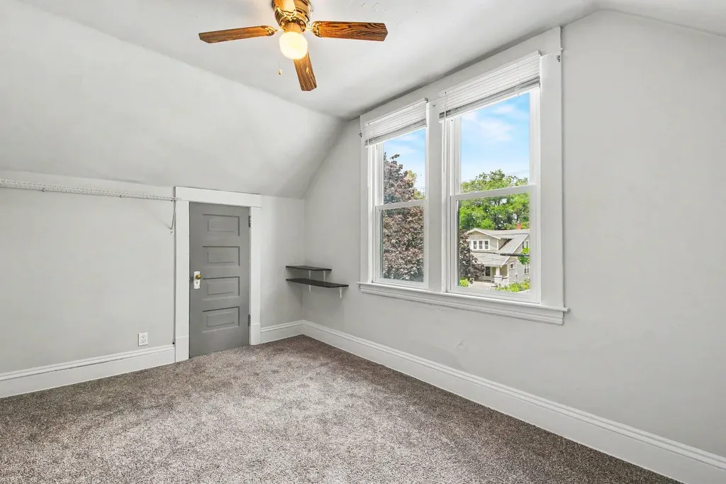 2041 Edgewood Avenue NE Grand Rapids City MI 49505