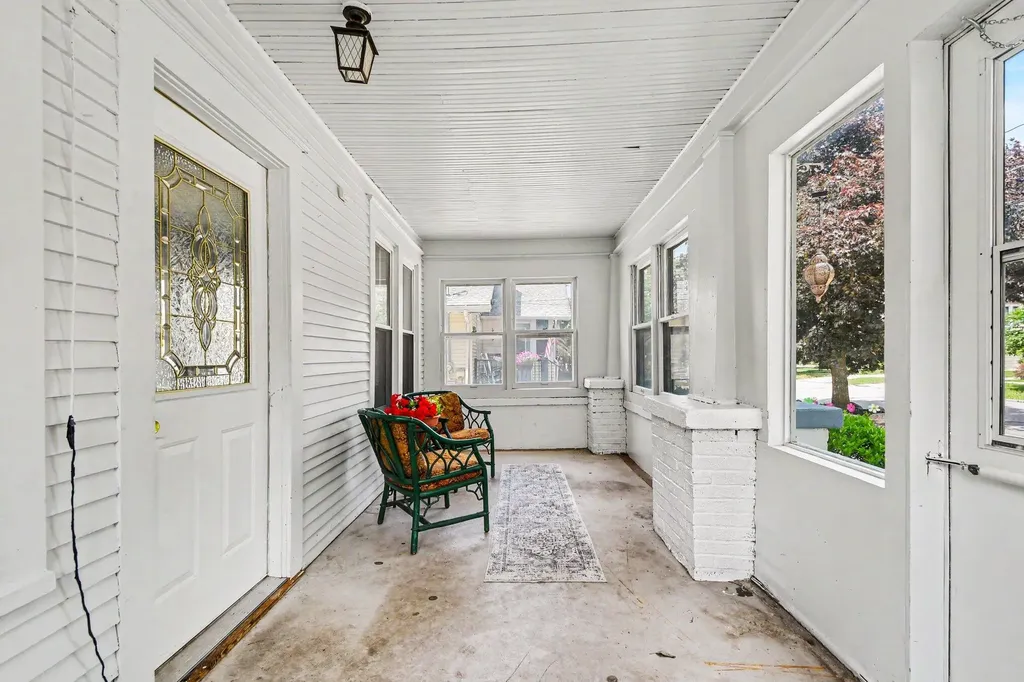 2041 Edgewood Avenue NE Grand Rapids City MI 49505