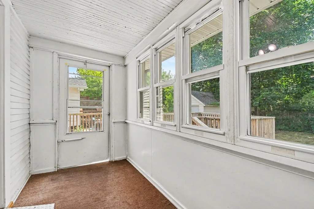 2041 Edgewood Avenue NE Grand Rapids City MI 49505