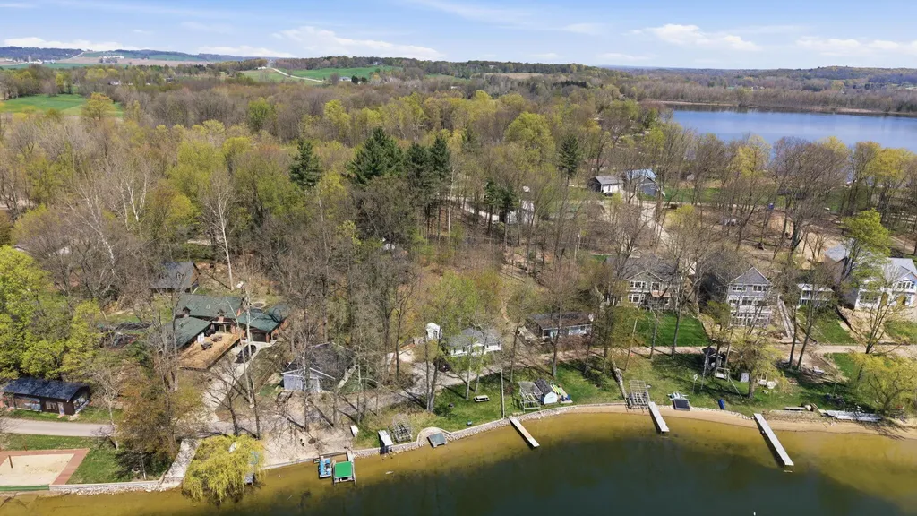 2529 Miner Lake Drive Allegan Township MI 49010
