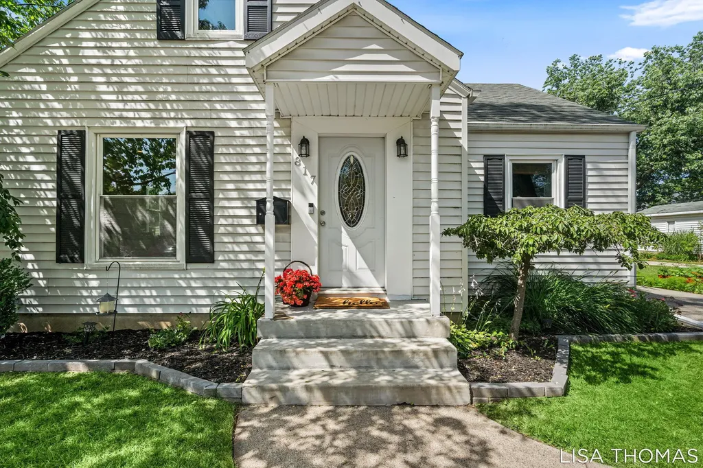 817 Joslin Street SE Grand Rapids City MI 49507