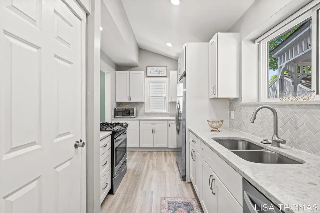 817 Joslin Street SE Grand Rapids City MI 49507