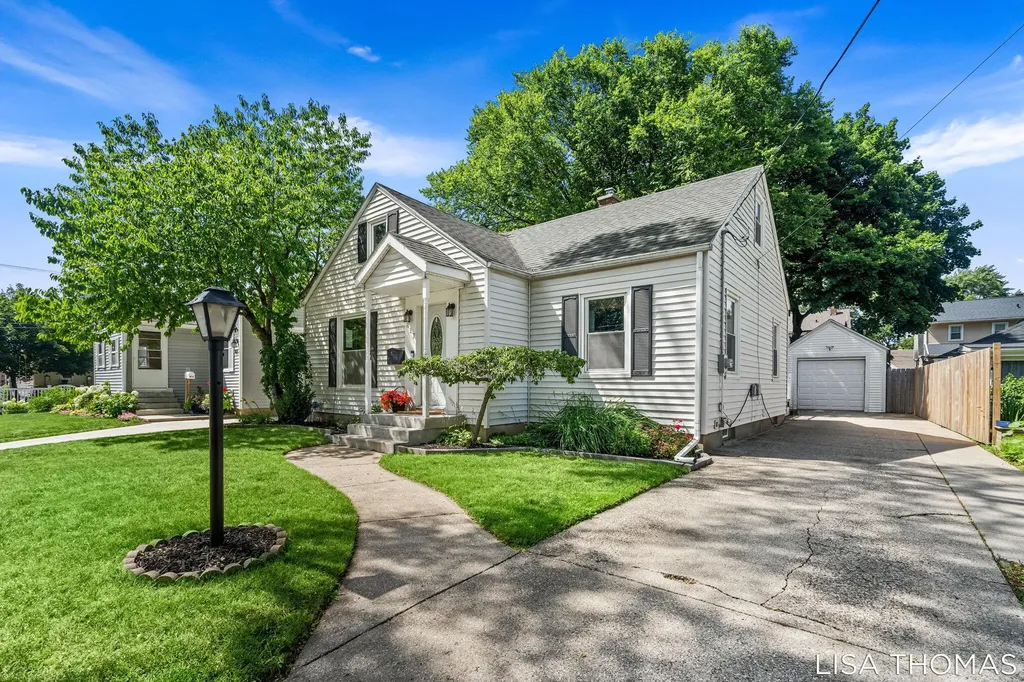 817 Joslin Street SE Grand Rapids City MI 49507