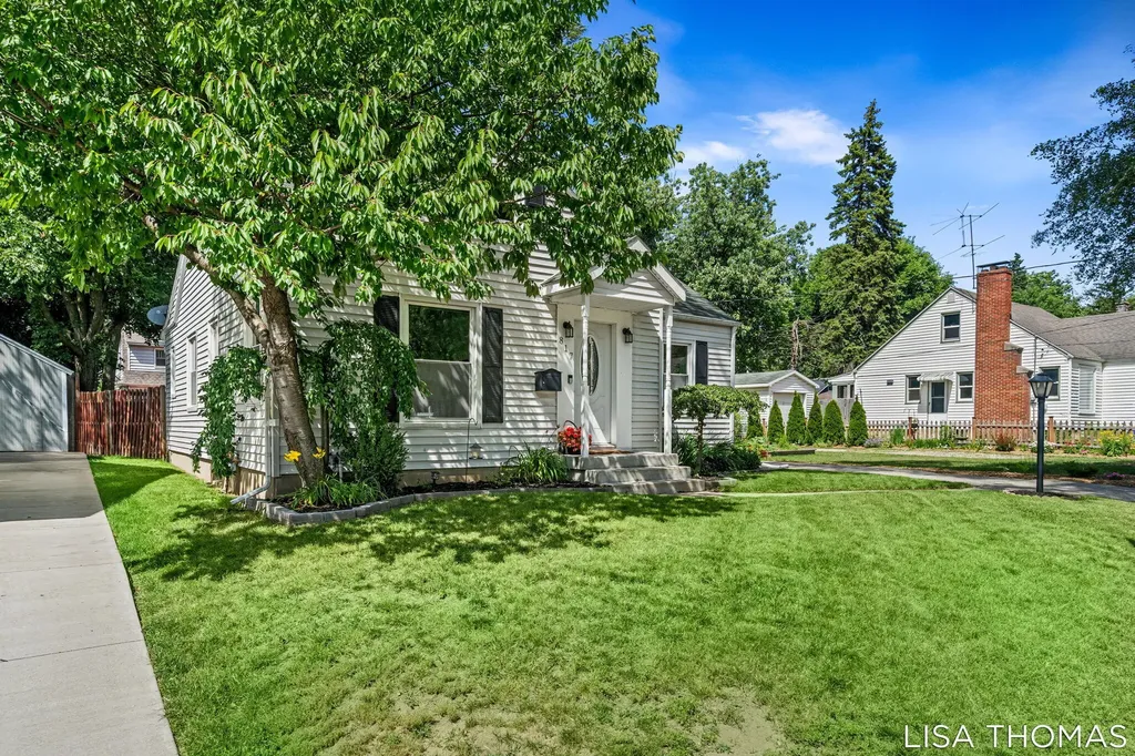 817 Joslin Street SE Grand Rapids City MI 49507