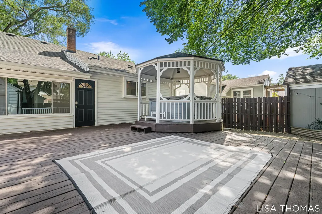 817 Joslin Street SE Grand Rapids City MI 49507