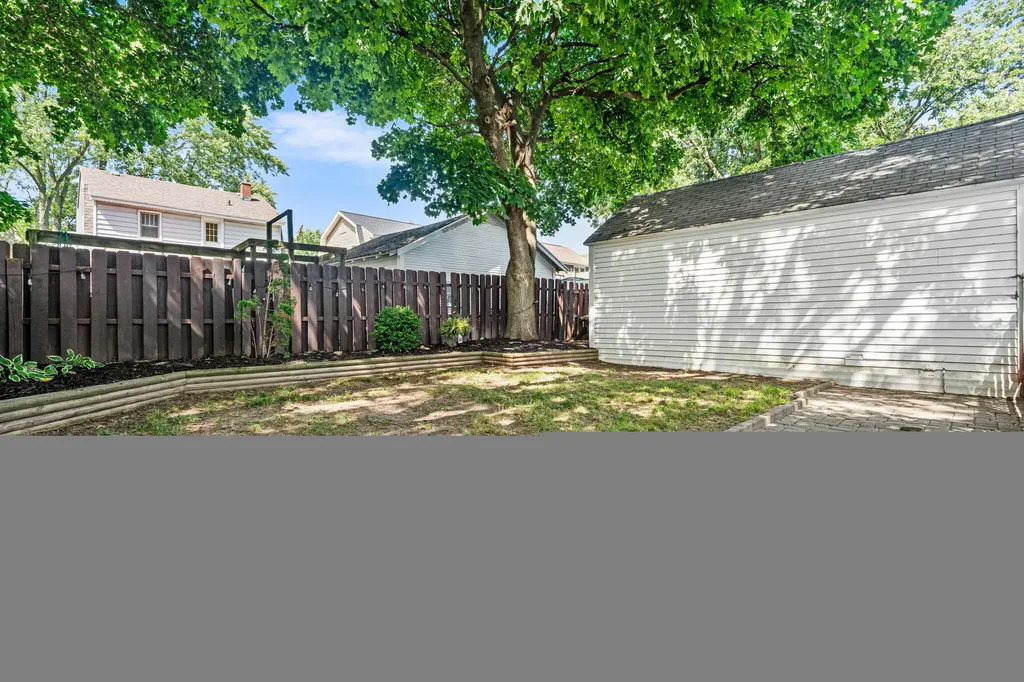 817 Joslin Street SE Grand Rapids City MI 49507