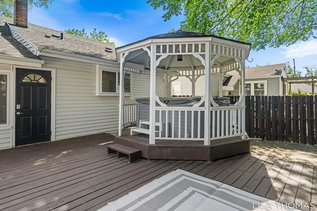 817 Joslin Street SE Grand Rapids City MI 49507