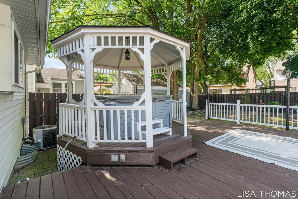 817 Joslin Street SE Grand Rapids City MI 49507