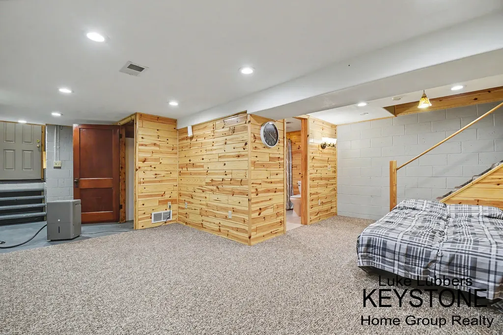 6079 M-32 Vienna Township MI 49709