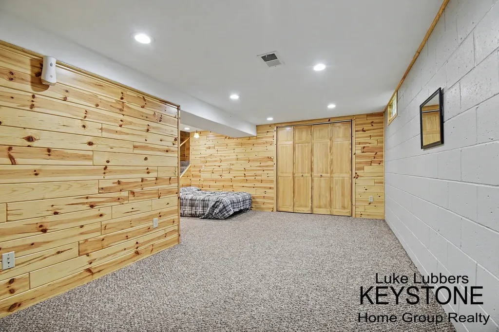 6079 M-32 Vienna Township MI 49709