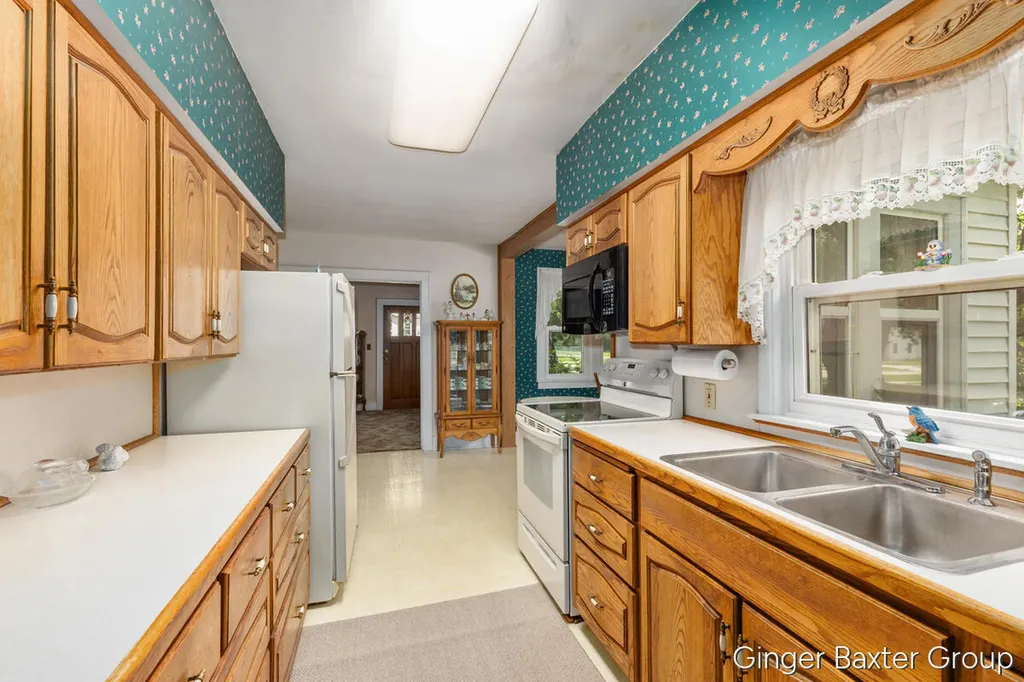 443 East Street Coopersville City MI 49404