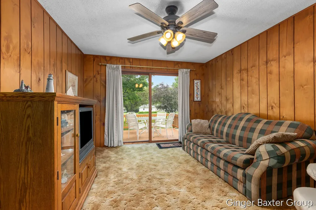 443 East Street Coopersville City MI 49404