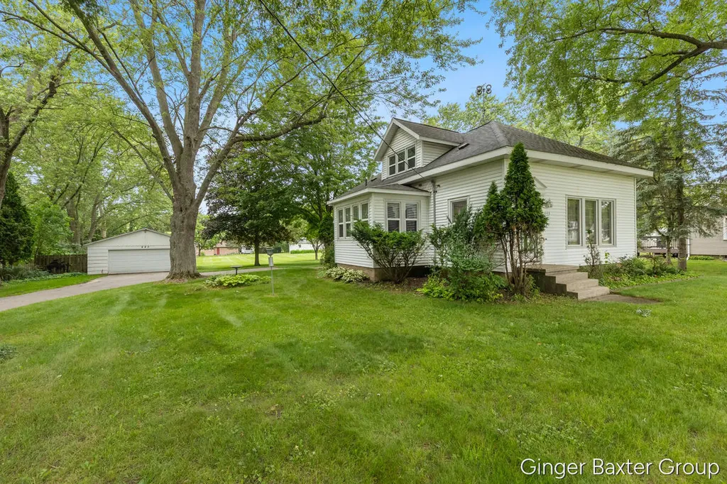 443 East Street Coopersville City MI 49404