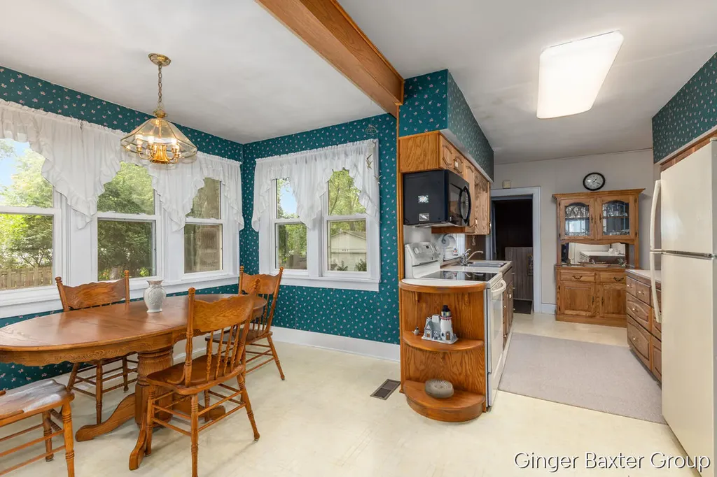 443 East Street Coopersville City MI 49404