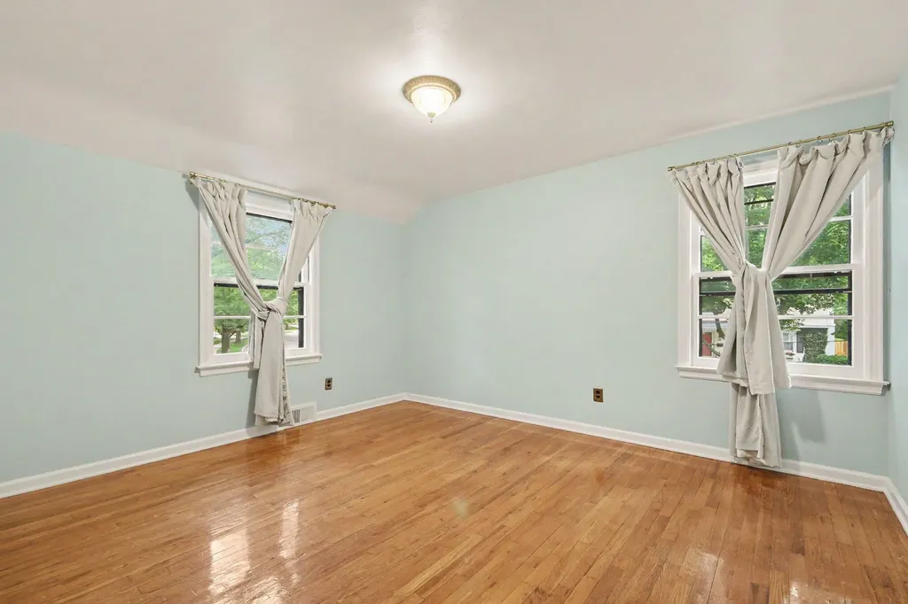 2324 Estelle Drive SE East Grand Rapids City MI 49506