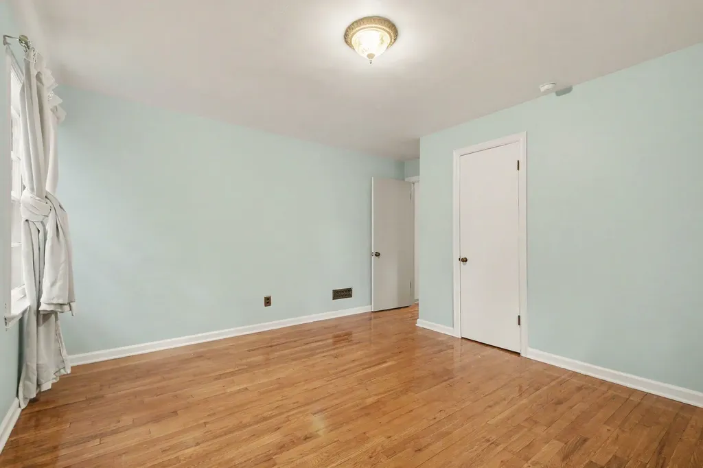 2324 Estelle Drive SE East Grand Rapids City MI 49506