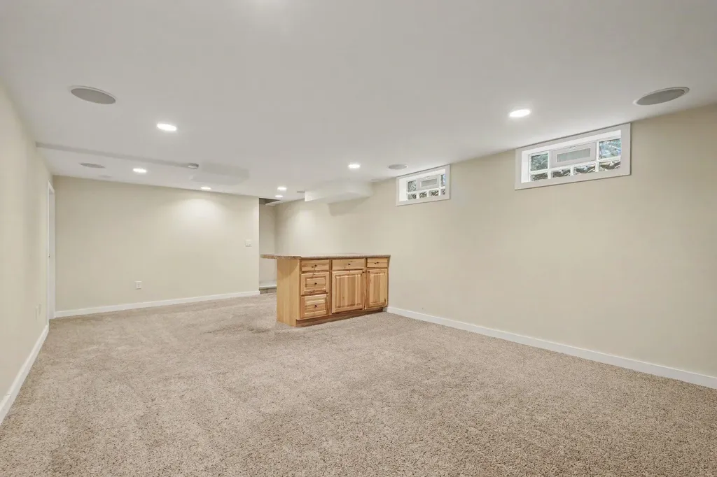 2324 Estelle Drive SE East Grand Rapids City MI 49506