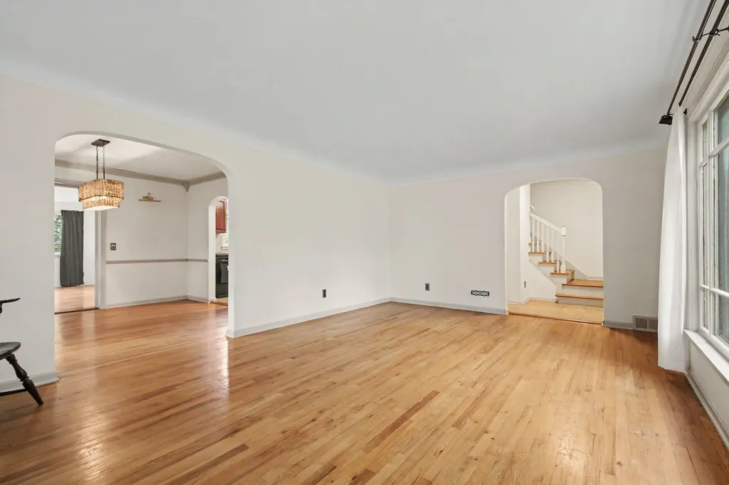 2324 Estelle Drive SE East Grand Rapids City MI 49506