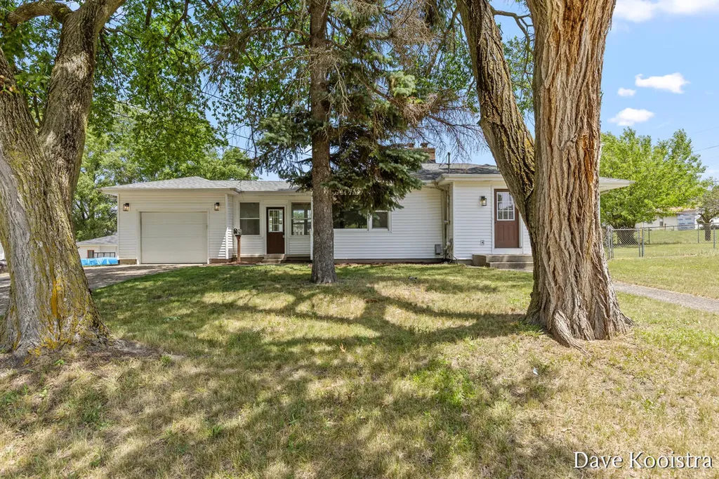 2530 De Hoop Avenue SW Wyoming City MI 49509