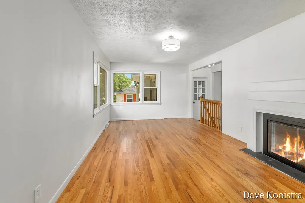 2530 De Hoop Avenue SW Wyoming City MI 49509