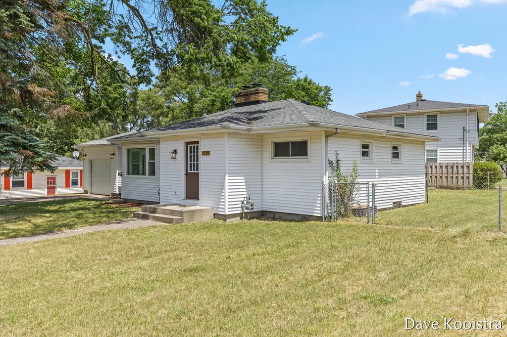 2530 De Hoop Avenue SW Wyoming City MI 49509