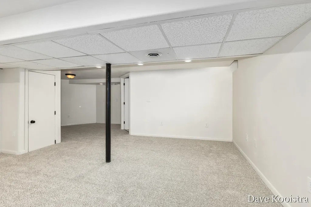 2530 De Hoop Avenue SW Wyoming City MI 49509
