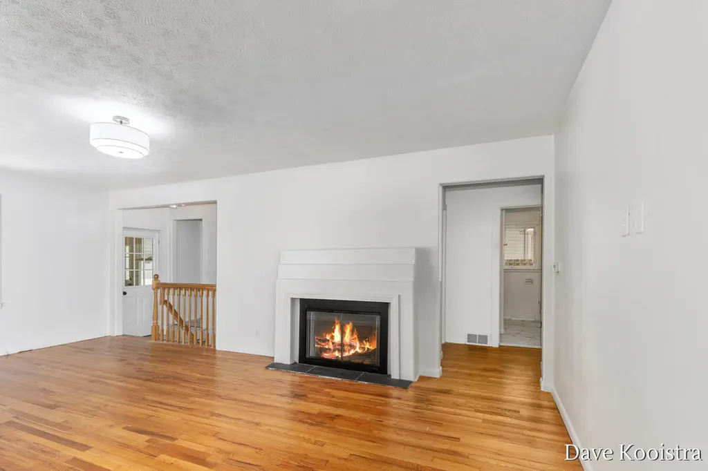 2530 De Hoop Avenue SW Wyoming City MI 49509