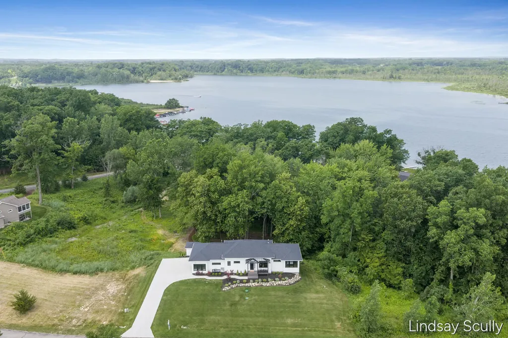 9465 Wabasis Pointe Drive NE Oakfield Township MI 48838
