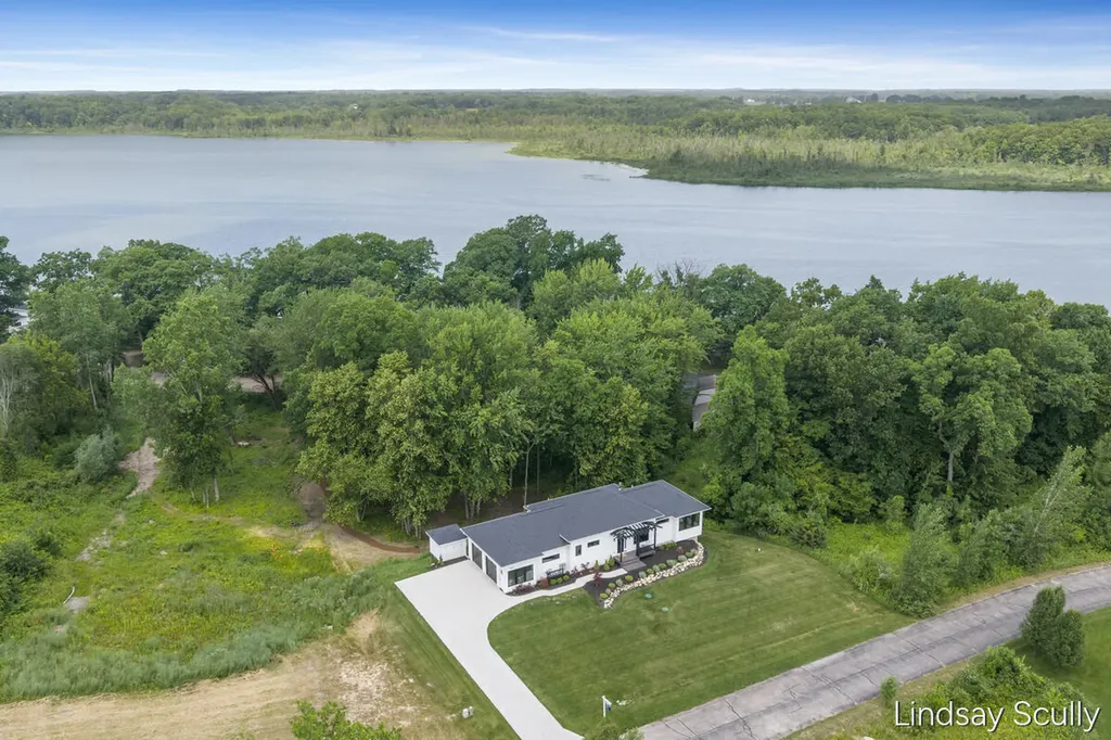 9465 Wabasis Pointe Drive NE Oakfield Township MI 48838