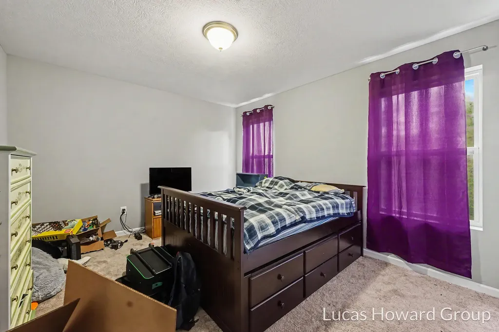 1041 Sunfield Dr Drive Holland Charter Township MI 49424