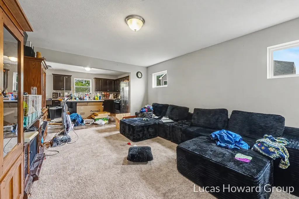 1041 Sunfield Dr Drive Holland Charter Township MI 49424