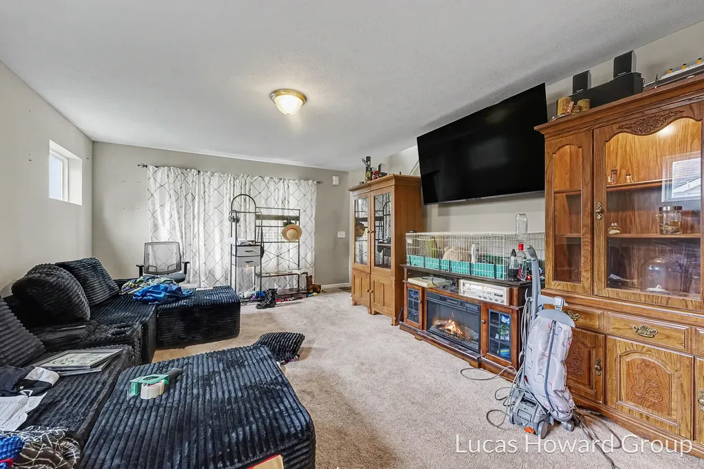 1041 Sunfield Drive Holland Charter Township MI 49424