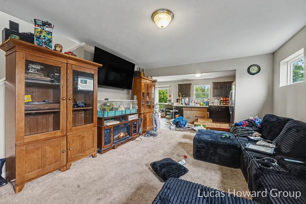 1041 Sunfield Dr Drive Holland Charter Township MI 49424