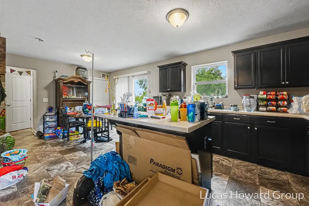 1041 Sunfield Dr Drive Holland Charter Township MI 49424