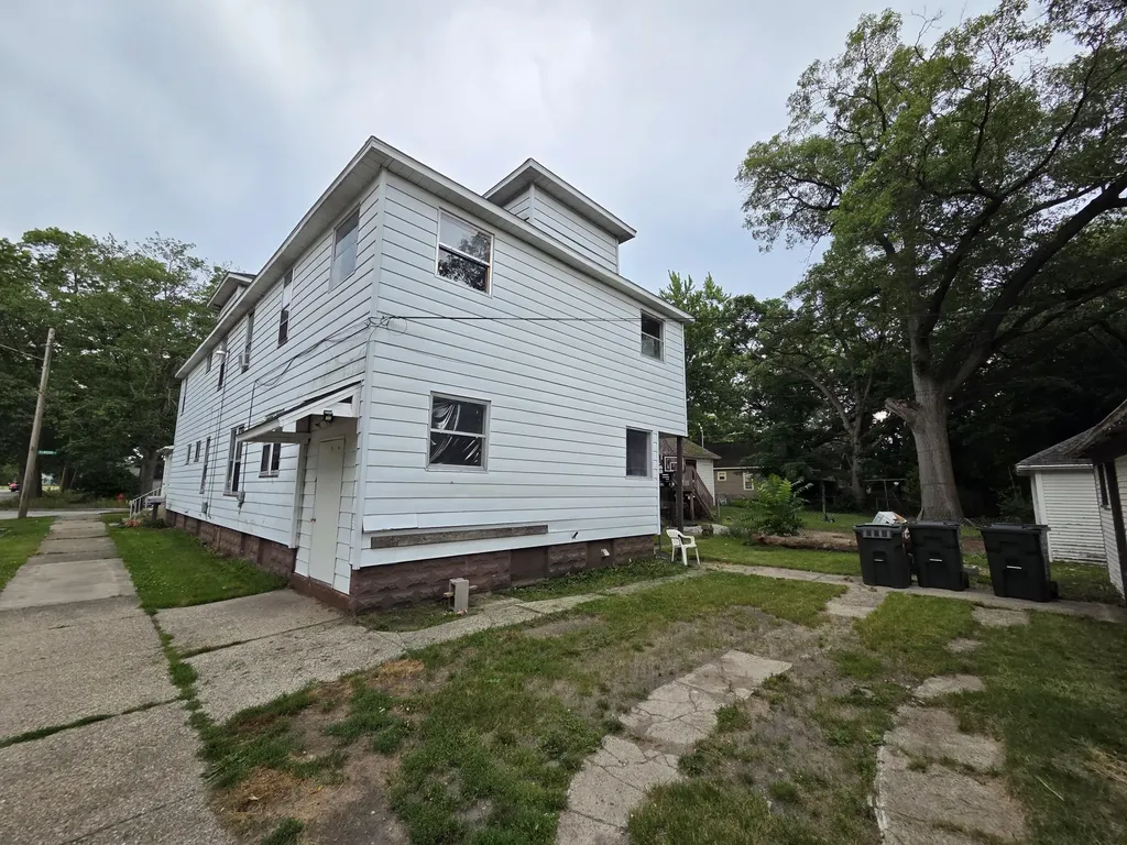 1607 Elwood Street Muskegon City MI 49442